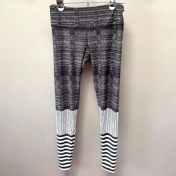 Onzie‎ Flow Black & White Striped Women's Leggings Size- S/M - Picture 1 of 5